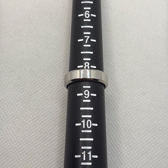 Brand New!! Size 8 1/2 Stainless steel plated beveled edge band - Picture 4 of 4